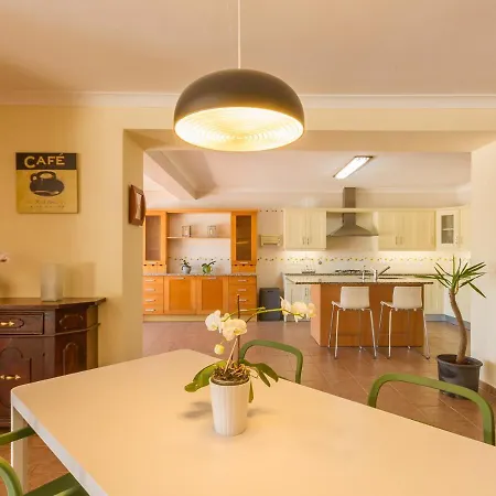 Apartamento Pedra Alçada - Frente Piscina *